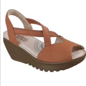 NWOB SKETCHERS Women 9 Piazza Peep toe sling back Wedges Sandals Comfy Shoes